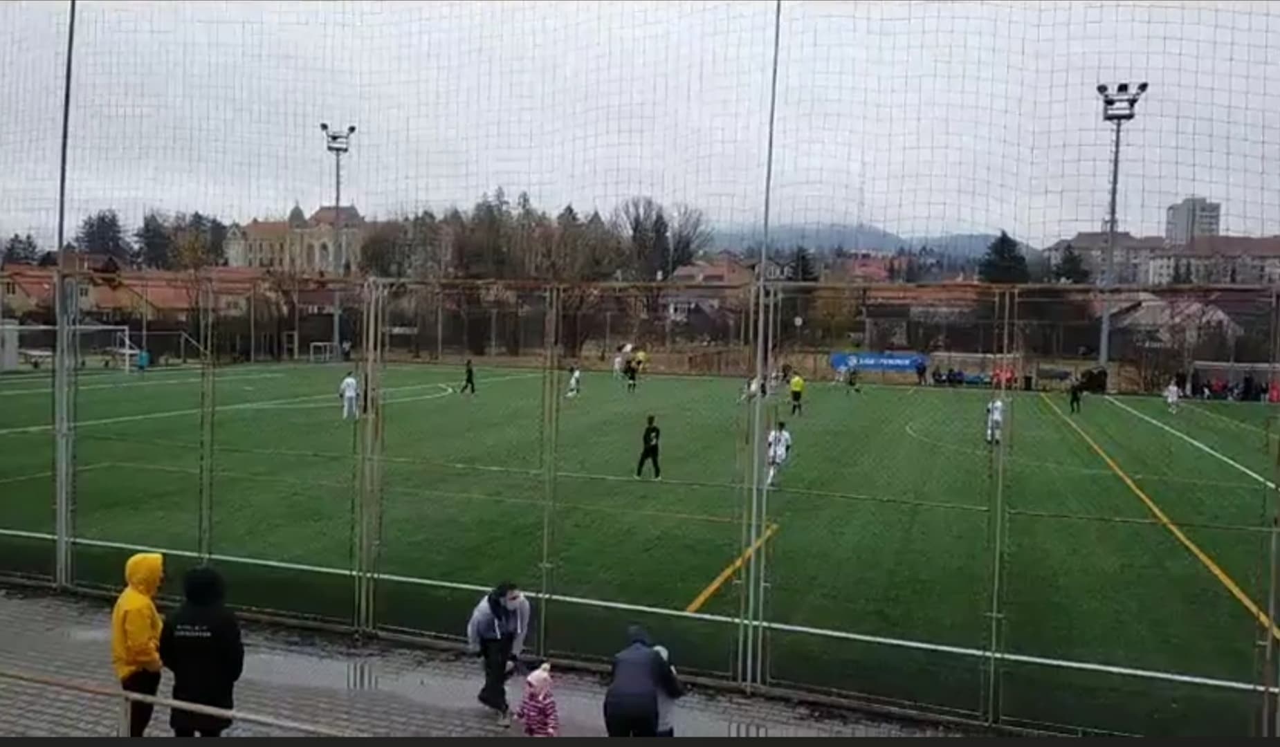 Hozták a kötelezőt