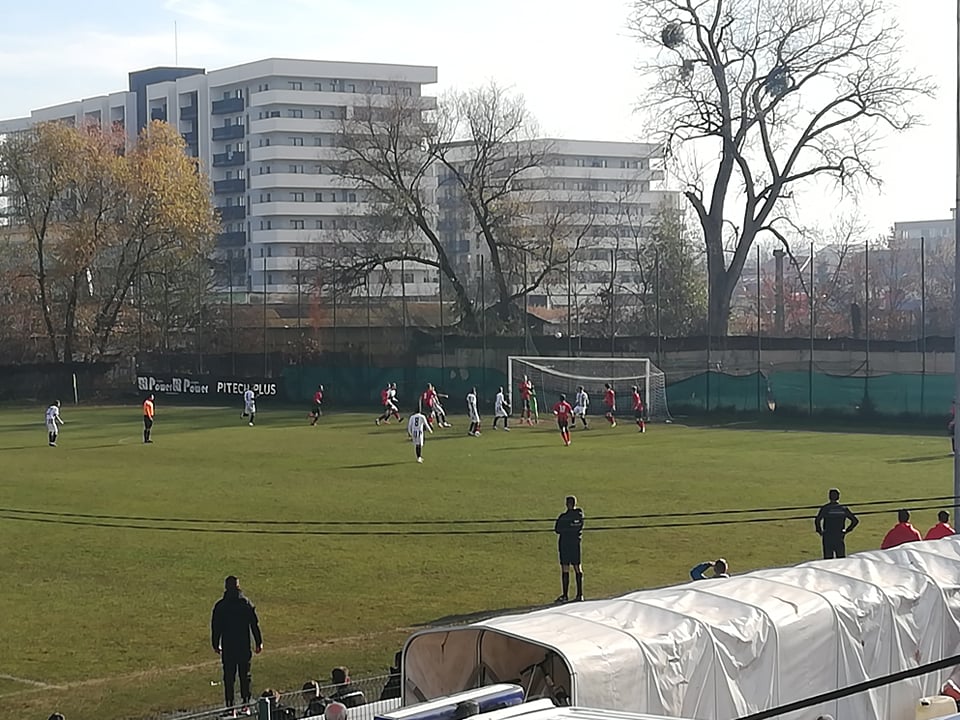 Kétgólos vereség és bunyó