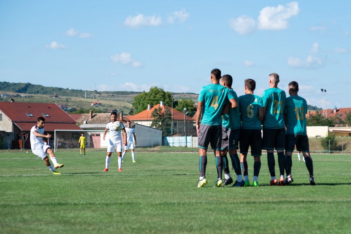 Túl a hetedik edzőmeccsen