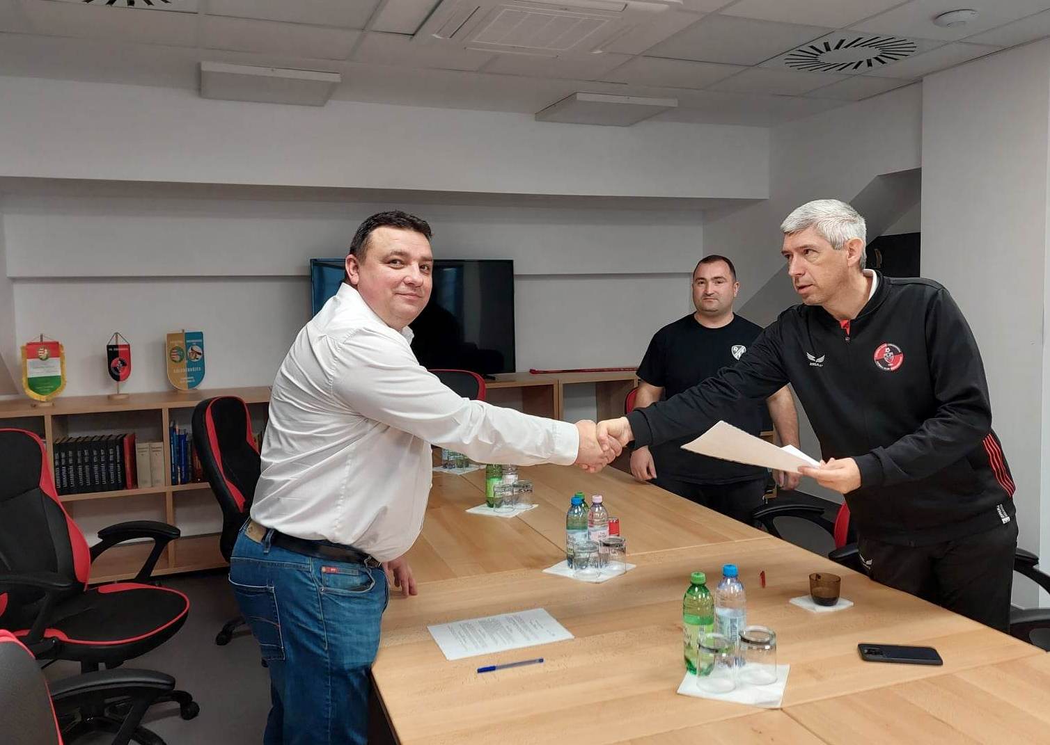 Alközpontok | Műfüves pályát építünk Krasznán