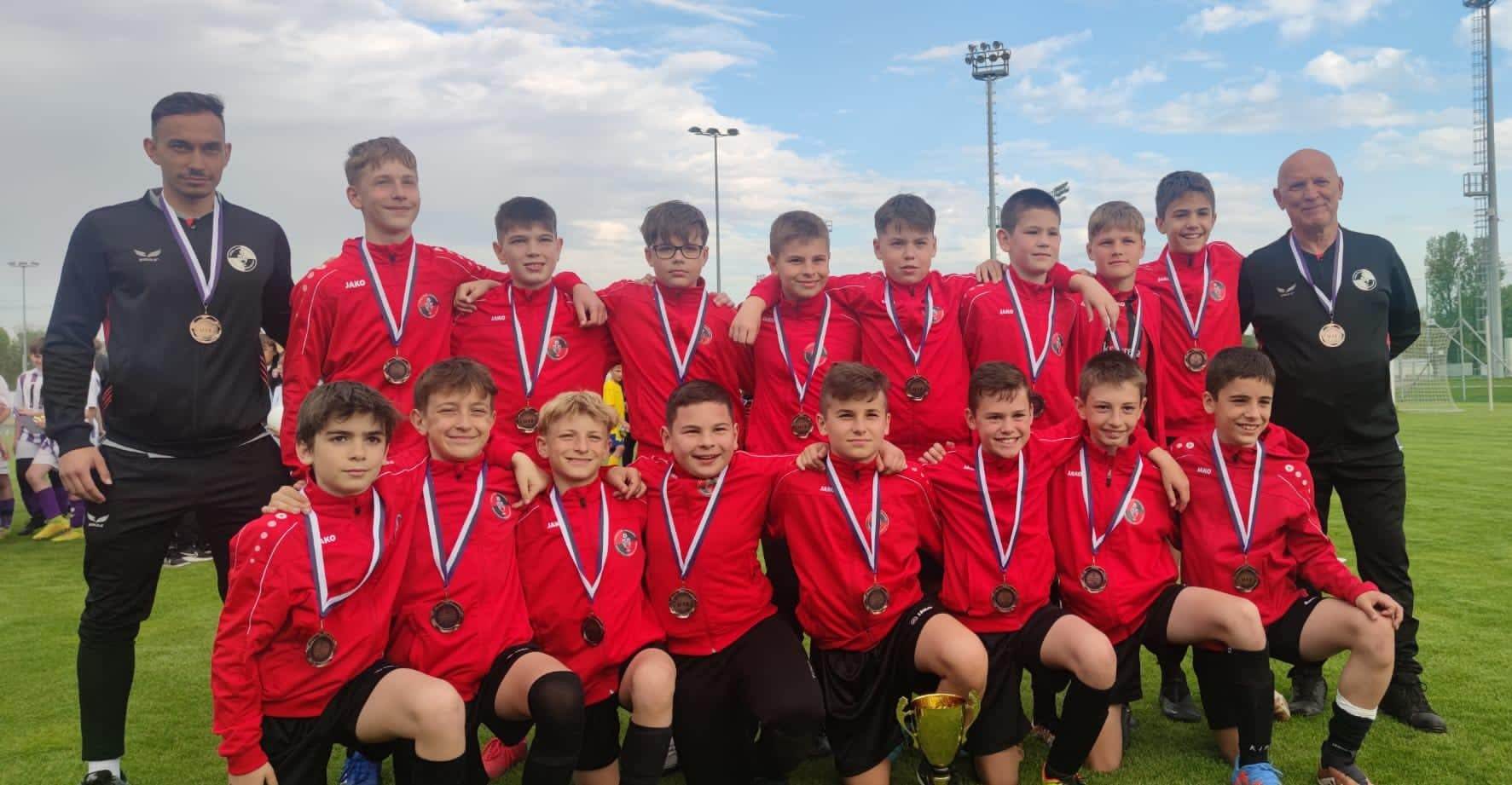 Események | Bronzérem és bajnokverés Újpesten