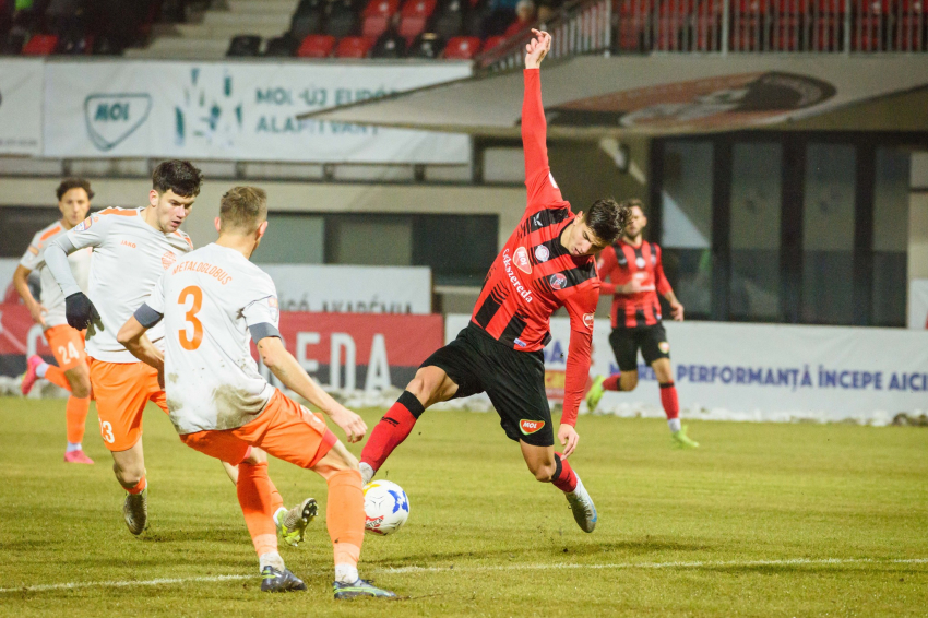 Liga 2 | A Metaloglobussal nyitjuk a hétközi fordulót