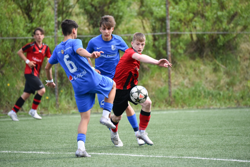 Elitliga U15 | Pontosztozkodás az éllovassal