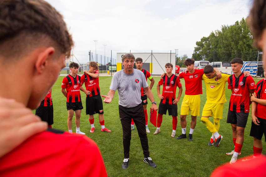 Felkészülés | Szoros meccset játszott ificsapatunk a Slovannal