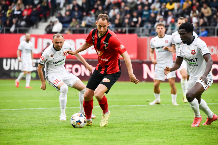 Szuperliga | Pontosztozkodás a Hermannstadt ellen, elhalasztott döntés a bentmaradásról