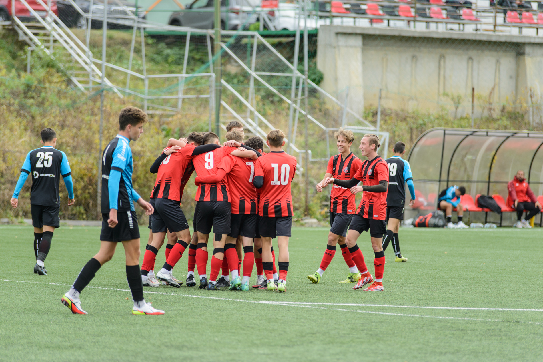 Négyet rúgtak az UTA-nak