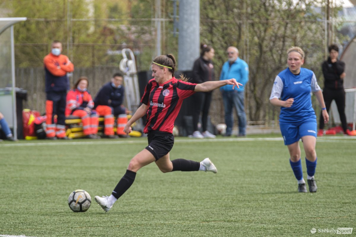 Legyőzték az éllovast